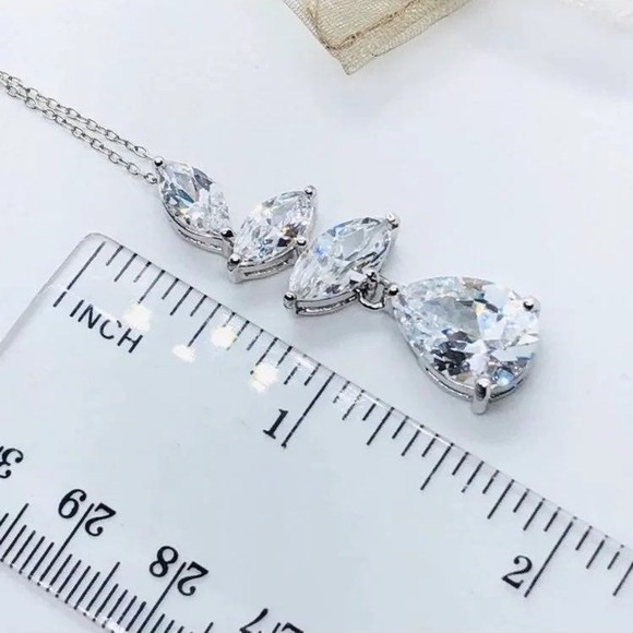 Sterling Silver Cubic Zerconia Pendant chain16" - Picture 6 of 6